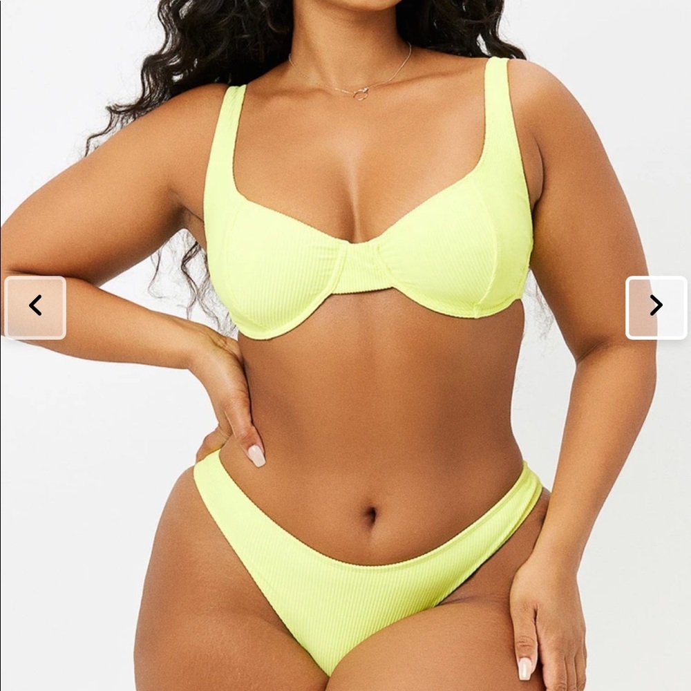 Frankies Bikinis in size Large